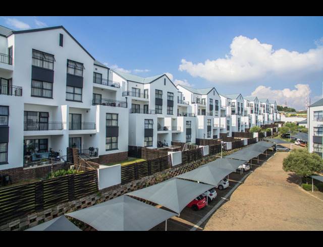 3 BEDROOM APARTMENT FOR SALE IN OAKDENE